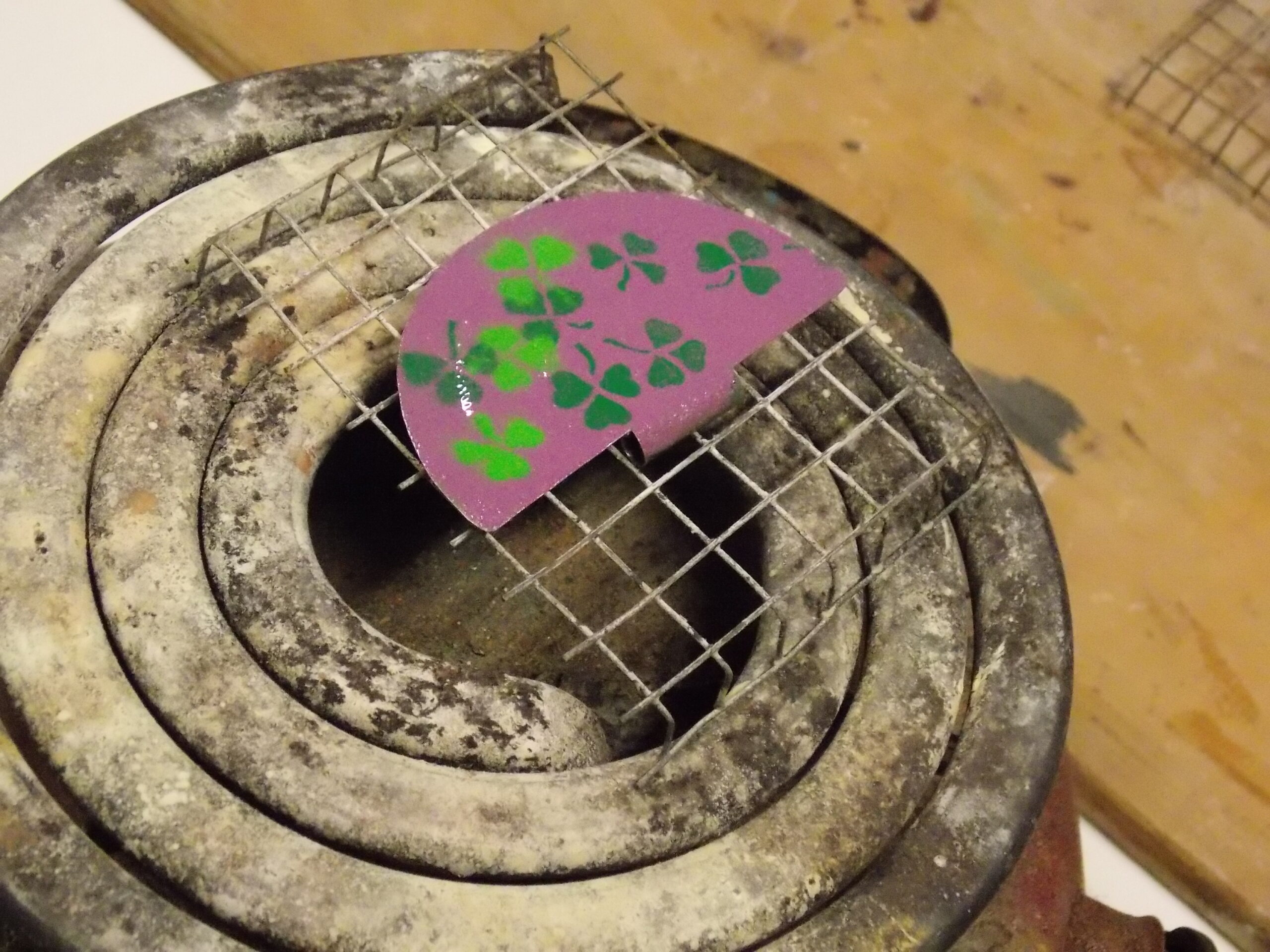 ŠKOLA SMALTU - 1. SMALTOVÁNÍ NA VAŘIČI (1/12) - Obrázek 4