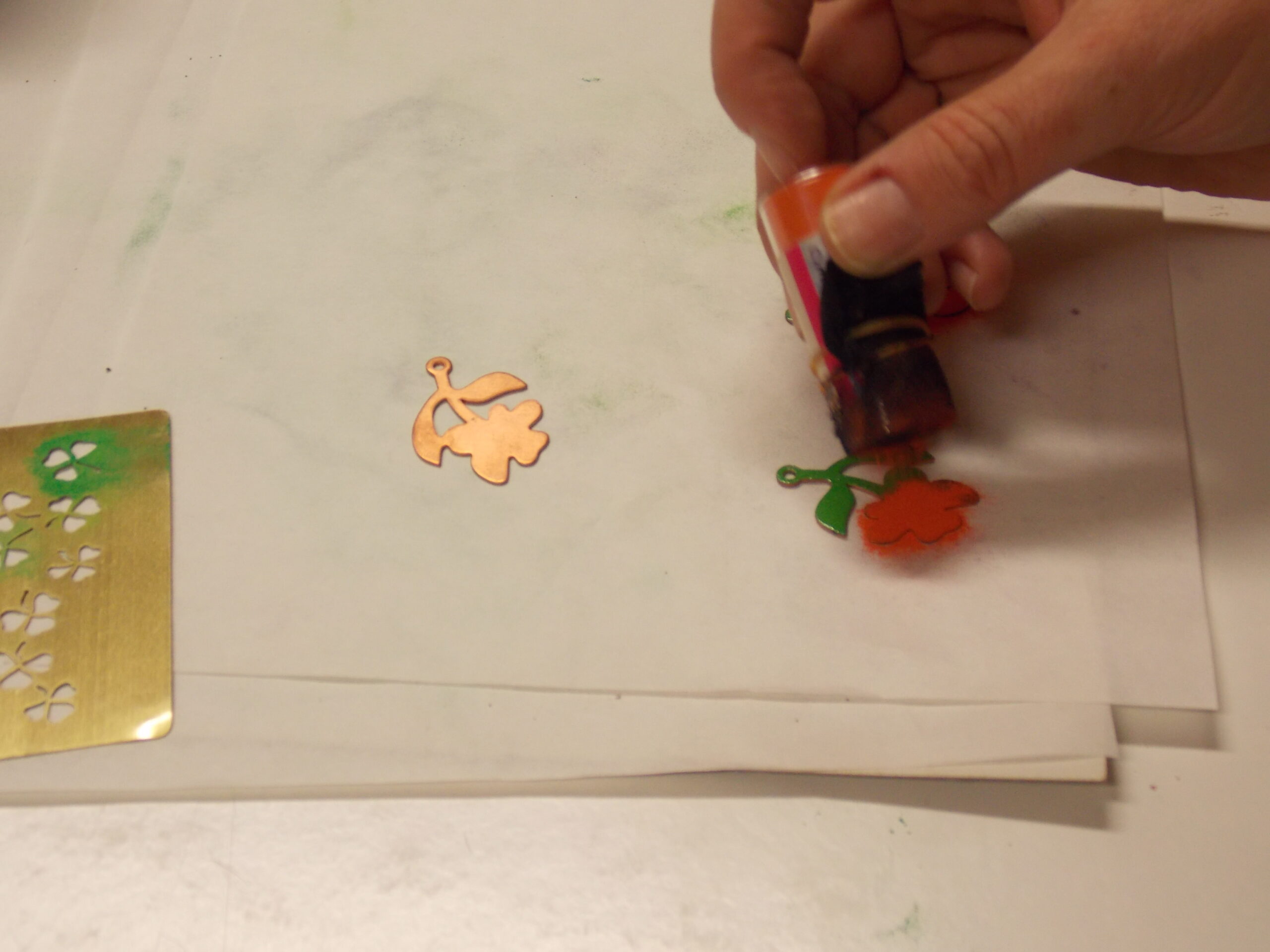 ŠKOLA SMALTU - 1. SMALTOVÁNÍ NA VAŘIČI (1/12) - Obrázek 8