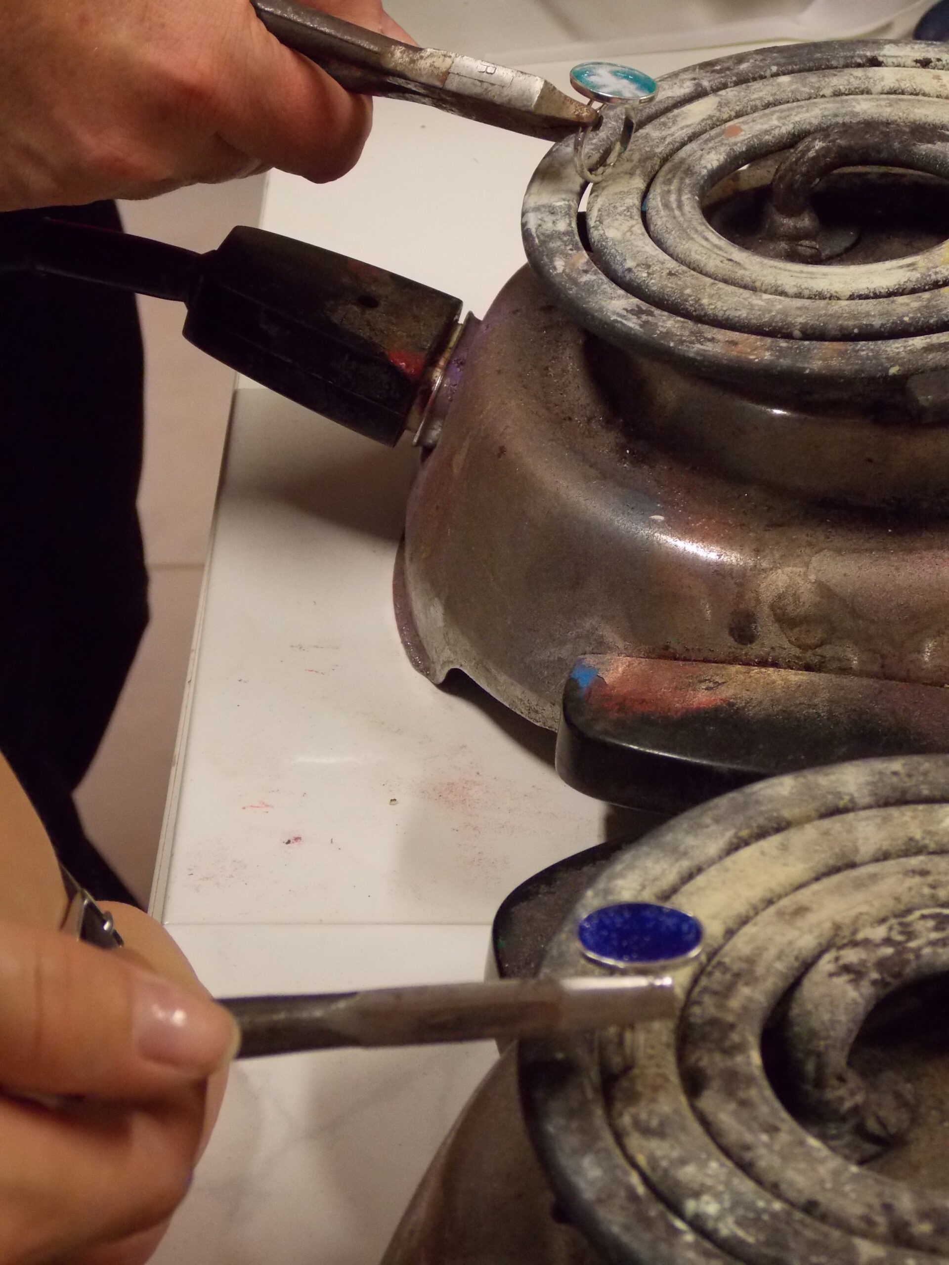 ŠKOLA SMALTU - 1. SMALTOVÁNÍ NA VAŘIČI (1/12) - Obrázek 10