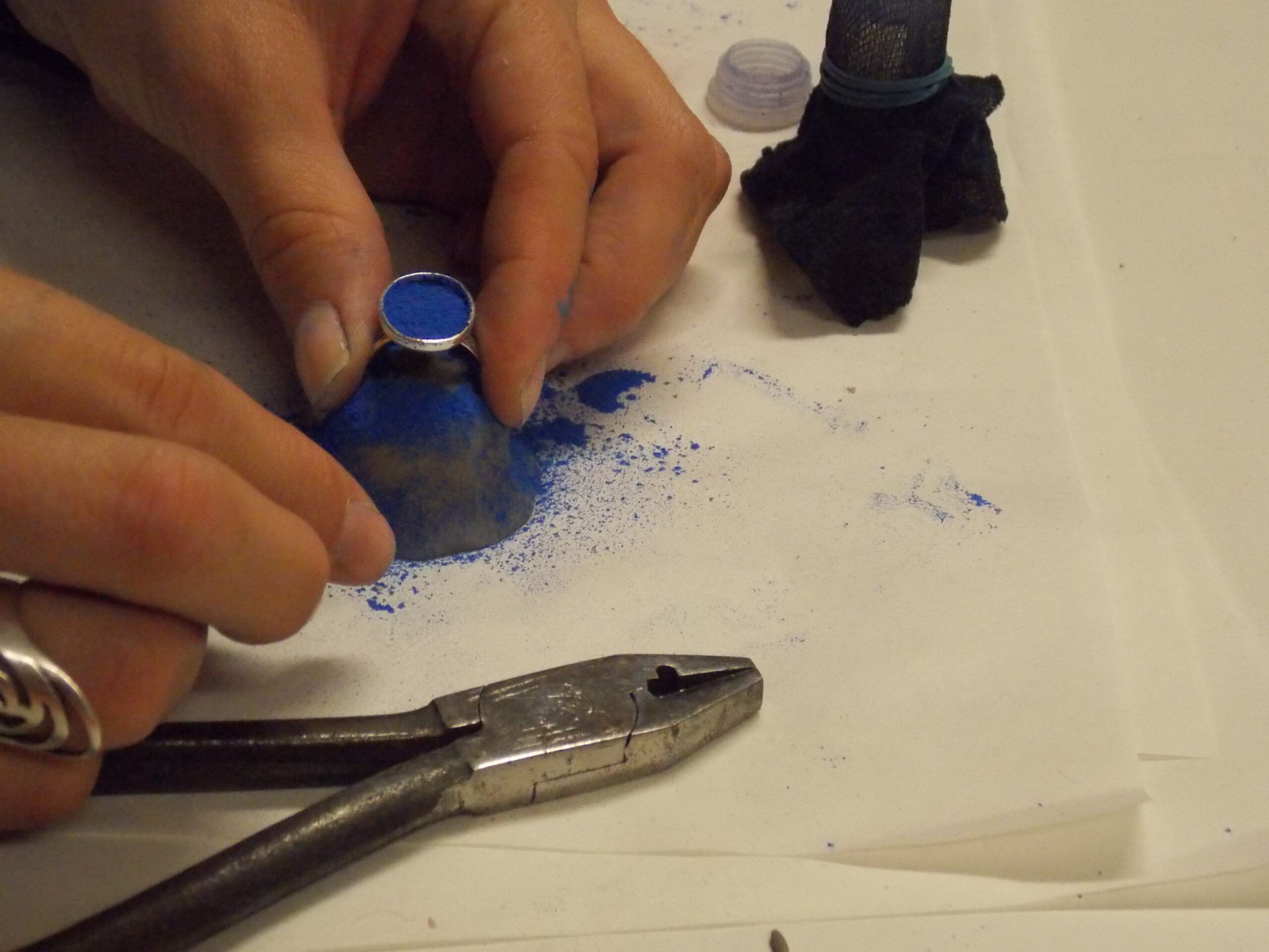 ŠKOLA SMALTU - 1. SMALTOVÁNÍ NA VAŘIČI (1/12) - Obrázek 13