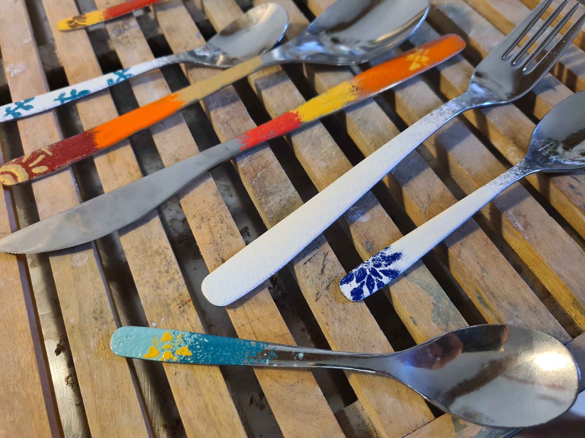 ŠKOLA SMALTU - 1. SMALTOVÁNÍ NA VAŘIČI (1/12) - Obrázek 19